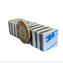 Imán 20mm x 20mm x 5mm 3M Neodimio Con Adhesivo 12,000 Gauss